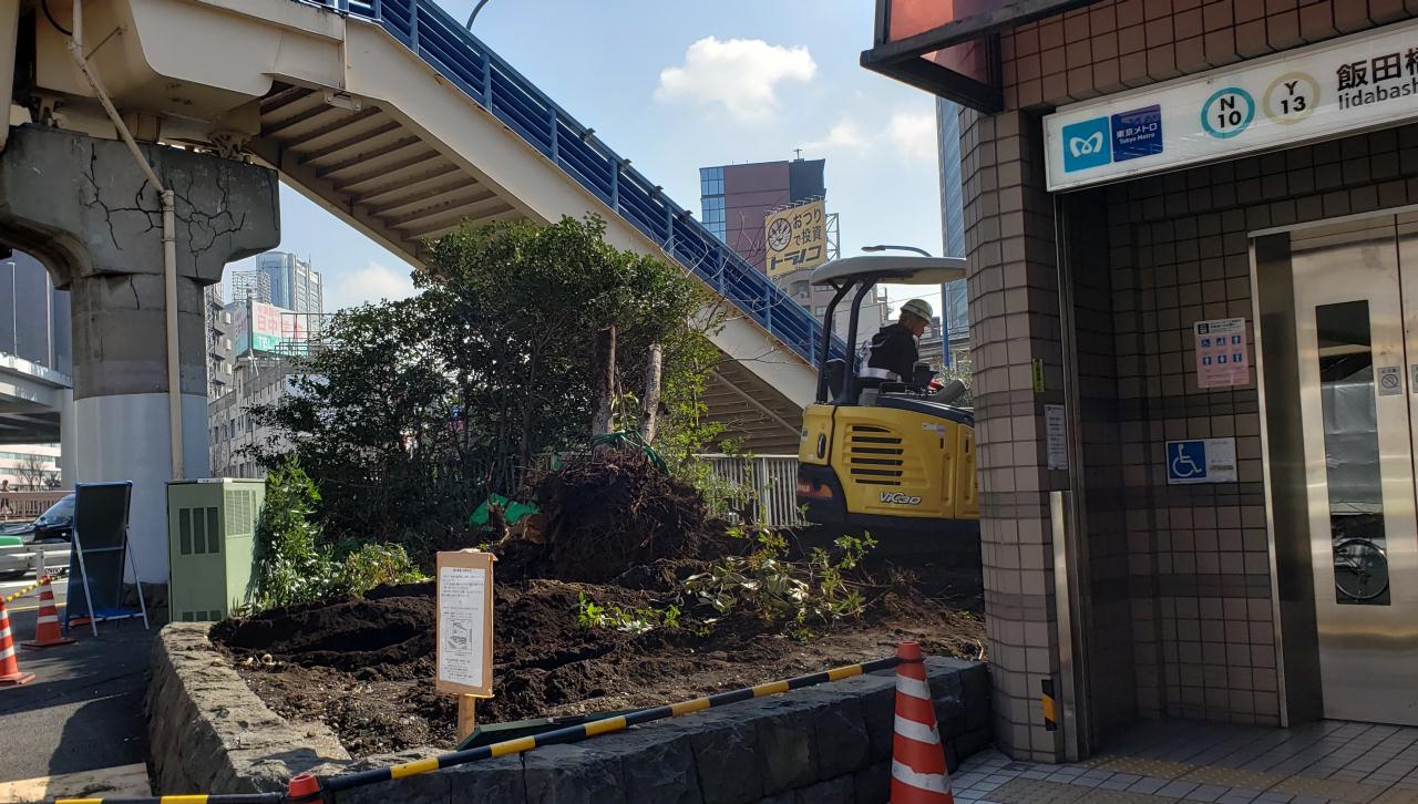 飯田橋歩道橋エレベーター工事