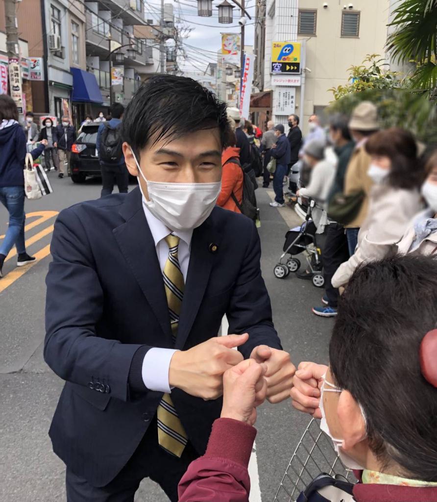 街角の山添拓